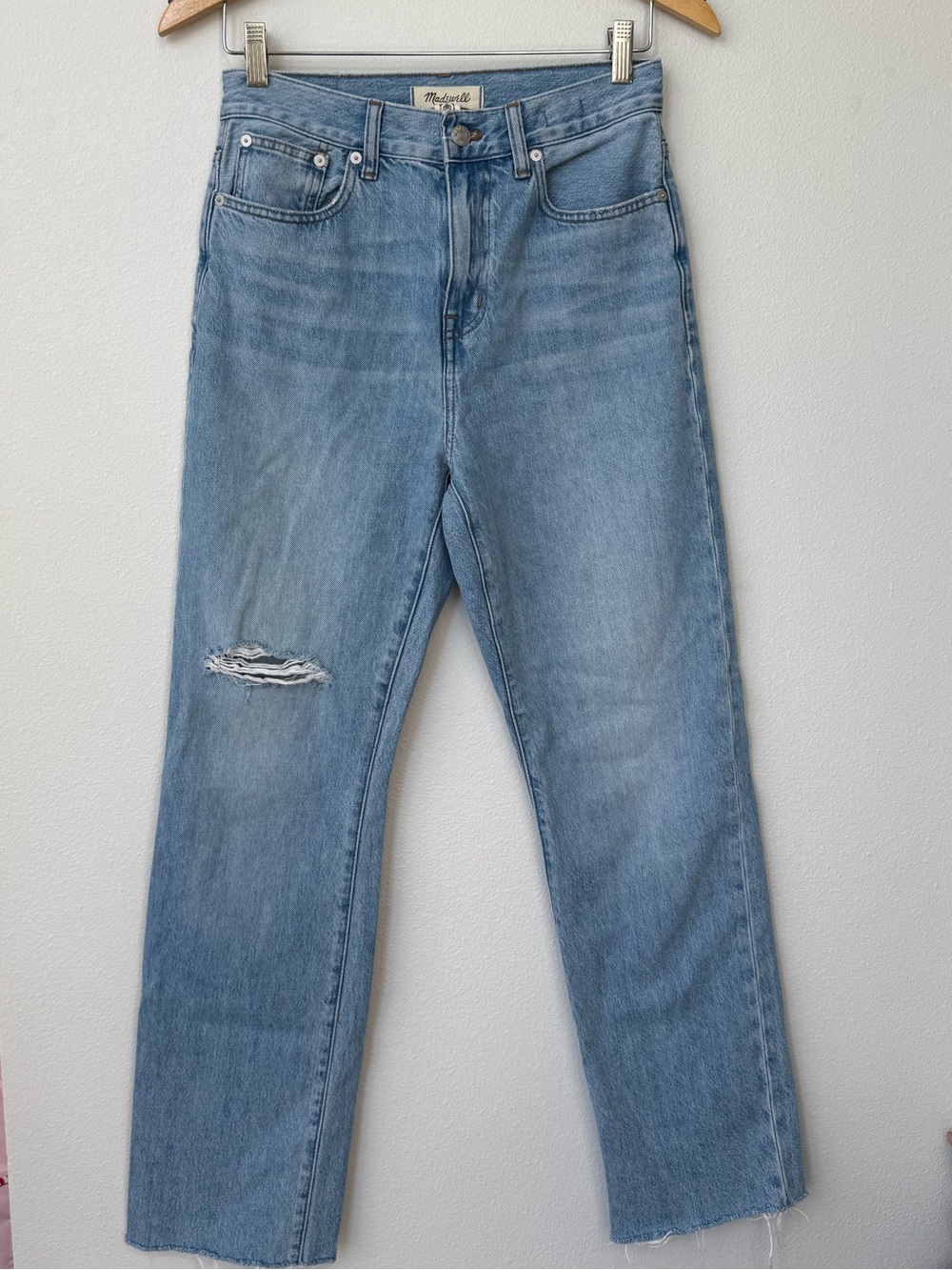 Madewell Women's Light Blue ‘90s Ripped Straight Leg Jeans in Revoir Wash